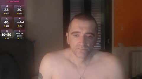 Snapshot of zackhot31 chatting on October 22, 2025, 3:01 pm Ivan online show from October 22, 2025, 3:01 pm
