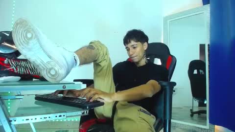 zack online show from December 31, 2024, 2:19 am