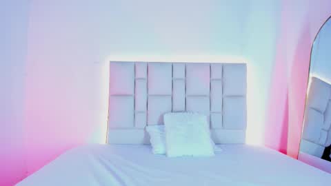 Snapshot of zafiro__brown chatting on October 24, 2025, 9:06 am Zafiro Brown online show from October 24, 2025, 9:06 am