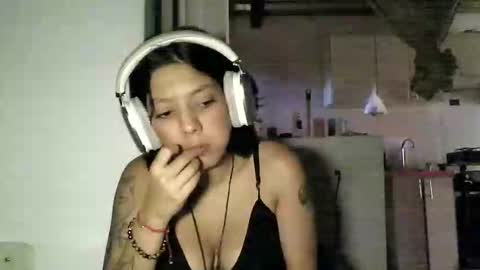 Snapshot of zafiro_rubi chatting on June 7, 2026, 5:49 pm Zafiro online show from June 7, 2026, 5:49 pm