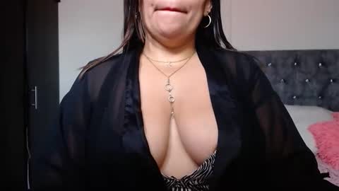 Snapshot of zahi_willx chatting on October 9, 2025, 3:43 pm Zahi ... wants to play with everyone...yessss online show from October 9, 2025, 3:43 pm