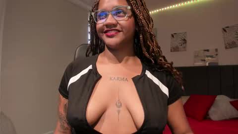 Snapshot of zahra_rose chatting on March 3, 2025, 11:44 am zahra_rose online show from March 3, 2025, 11:44 am