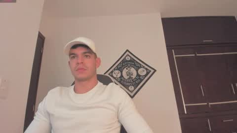 Snapshot of zamir_scott chatting on October 30, 2025, 8:20 pm zamir online show from October 30, 2025, 8:20 pm