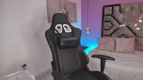 zamira_taylor online show from October 20, 2025, 3:40 am