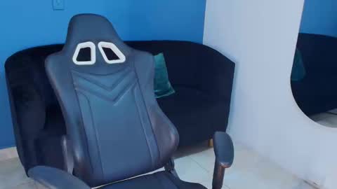 zamira_taylor online show from November 11, 2025, 3:28 am