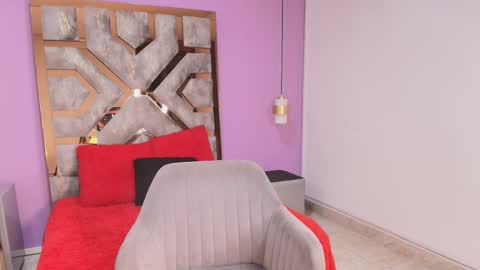 zamira_taylor online show from December 17, 2025, 2:06 am