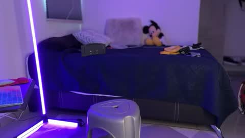 zamirxxxbig online show from February 19, 2026, 6:37 pm