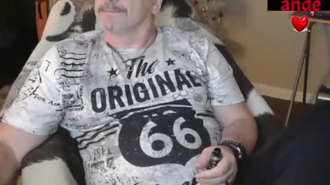 Snapshot of zander007 chatting on November 16, 2025, 2:11 pm zander007 online show from November 16, 2025, 2:11 pm