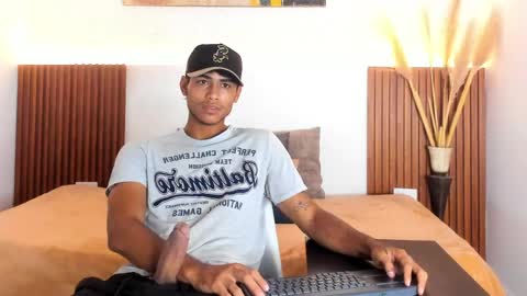 Zander online show from March 26, 2026, 2:33 pm