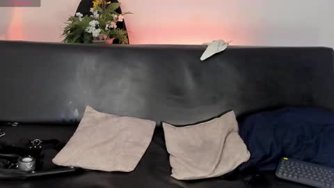 Zane Lux online show from April 12, 2026, 3:17 pm