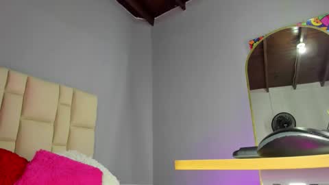 zaphiro__sky online show from February 16, 2026, 8:43 am