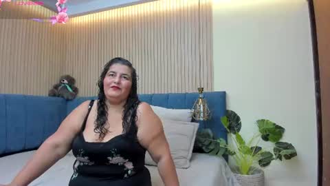 Snapshot of zara_milf_ chatting on July 3, 2026, 12:11 pm zara online show from July 3, 2026, 12:11 pm