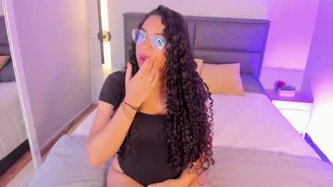 Snapshot of zara_rose__ chatting on May 7, 2026, 12:32 pm Zara Rose online show from May 7, 2026, 12:32 pm