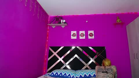 Snapshot of zara_tattoox chatting on February 22, 2025, 6:28 am ZARA ANYELINA online show from February 22, 2025, 6:28 am