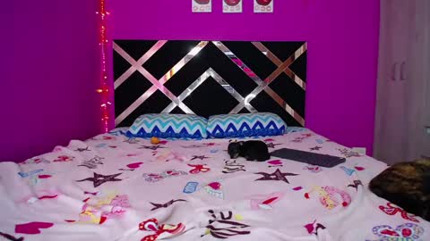 Snapshot of zara_tattoox chatting on February 24, 2025, 3:53 pm ZARA ANYELINA online show from February 24, 2025, 3:53 pm