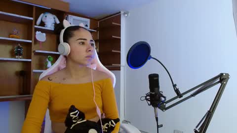 zara_vix online show from February 28, 2025, 4:42 pm