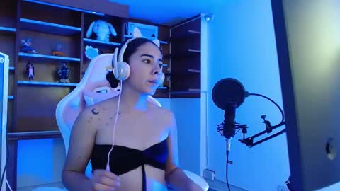 zara_vix online show from March 1, 2025, 1:18 pm