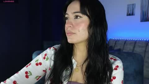 zaradames_ online show from November 16, 2025, 2:28 am