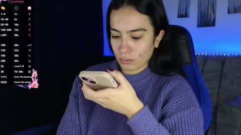 zaradames_ online show from December 19, 2025, 4:41 am