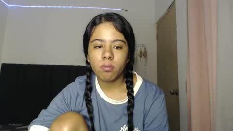 Snapshot of zarah_v chatting on May 22, 2026, 10:54 am Fernanda online show from May 22, 2026, 10:54 am