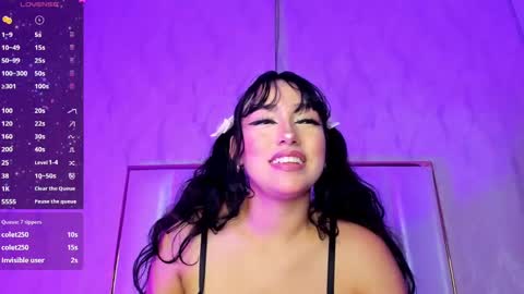 Snapshot of zarahfoster chatting on February 5, 2025, 4:14 pm online show from February 5, 2025, 4:14 pm