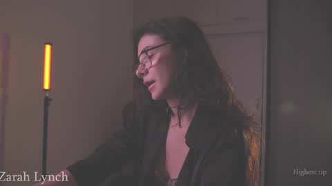 Snapshot of zarahlynch chatting on March 12, 2026, 12:17 am Miss Lynch Next show 2911 online show from March 12, 2026, 12:17 am