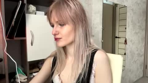 Snapshot of zaramontel chatting on February 5, 2026, 7:13 am zaramontel online show from February 5, 2026, 7:13 am