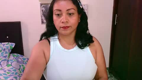 Snapshot of zaray_45bella chatting on October 12, 2025, 8:19 pm zaray online show from October 12, 2025, 8:19 pm