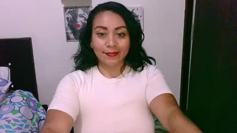 Snapshot of zaray_45bella chatting on October 17, 2025, 9:50 pm zaray online show from October 17, 2025, 9:50 pm