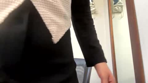 zarayaa_v online show from January 14, 2026, 11:42 pm