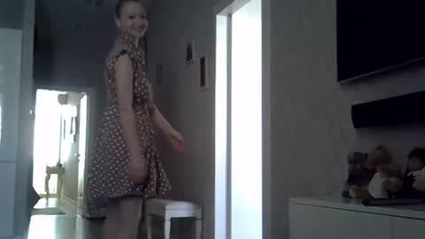 Zarina Swift online show from March 25, 2026, 4:51 am