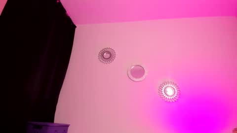 Zaritha Li online show from October 18, 2025, 10:16 am