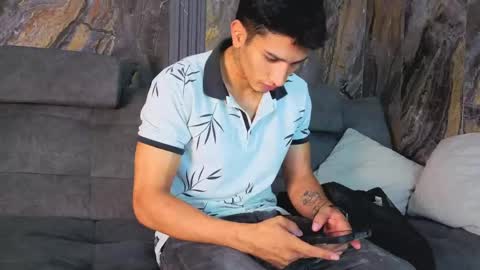 zaynmoretti online show from April 18, 2026, 7:07 pm