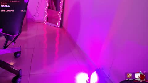 Snapshot of zayra_tay chatting on February 5, 2026, 11:48 am zayra_tay online show from February 5, 2026, 11:48 am