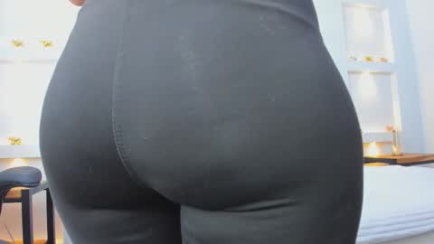 Zenda Evans online show from March 5, 2026, 4:19 am