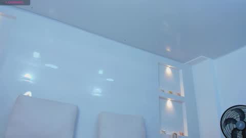 Zenda Evans online show from March 31, 2026, 3:52 am