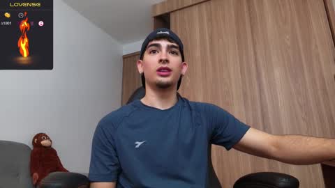 Zenn online show from December 15, 2024, 12:06 pm