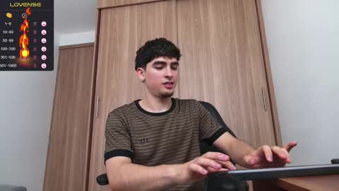 Zenn online show from December 21, 2024, 6:44 pm