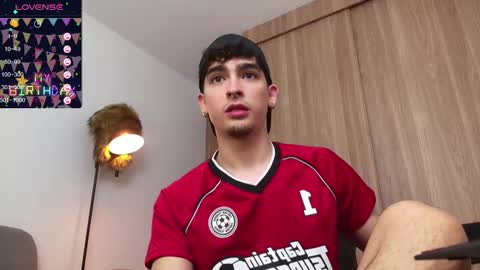 Zenn online show from January 25, 2025, 12:37 pm