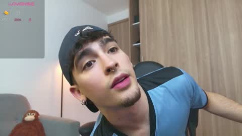 Zenn online show from February 12, 2025, 1:27 pm