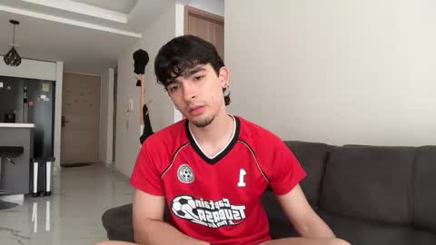 Zenn online show from November 2, 2025, 3:03 pm