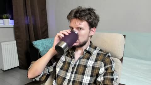 Snapshot of zepanl chatting on December 16, 2024, 11:39 pm Andrew online show from December 16, 2024, 11:39 pm