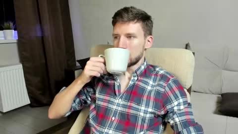 Snapshot of zepanl chatting on February 19, 2025, 4:55 am Andrew online show from February 19, 2025, 4:55 am