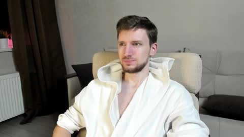 Snapshot of zepanl chatting on October 18, 2025, 9:15 pm Andrew online show from October 18, 2025, 9:15 pm