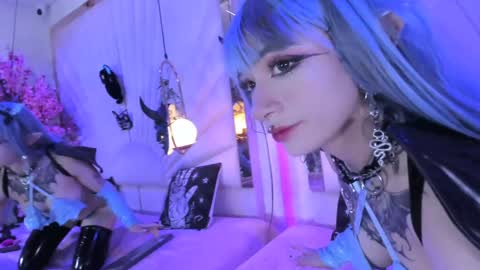 Snapshot of zephirah_abney chatting on December 5, 2024, 2:11 pm online show from December 5, 2024, 2:11 pm