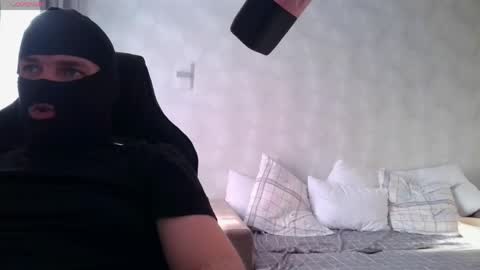 Snapshot of zeropolka18 chatting on April 27, 2026, 3:10 pm Ru Angel online show from April 27, 2026, 3:10 pm