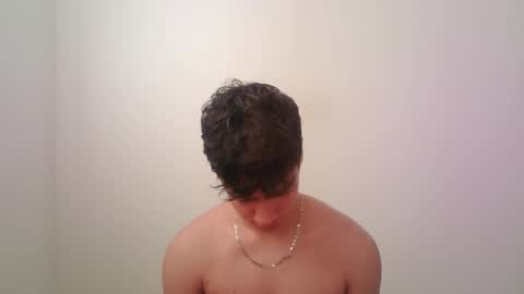 zeus_183 online show from October 31, 2025, 2:40 pm