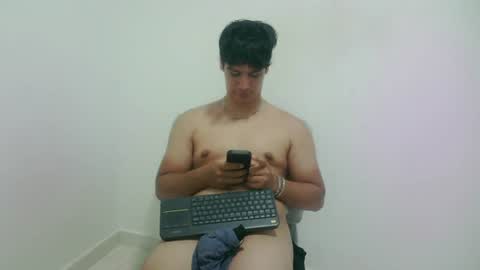 Snapshot of zeus_183 chatting on July 18, 2026, 12:37 am zeus_183 online show from July 18, 2026, 12:37 am