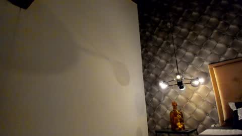 Snapshot of zeusjeff chatting on December 1, 2024, 5:57 pm zeus online show from December 1, 2024, 5:57 pm