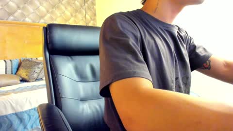 Snapshot of zeusjeff chatting on December 31, 2024, 5:11 am zeus online show from December 31, 2024, 5:11 am